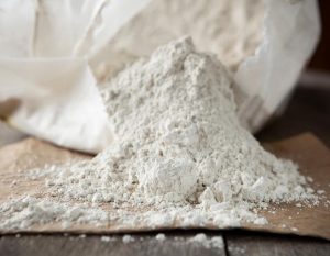 Diatomaceous earth, natural and organic insecticide that kills insects by breaking their exoskeletons causing them to dehydrate. Also used in industry as filtration aid, abrasive, absorbent, stabilizer, thermal insulator and filler.